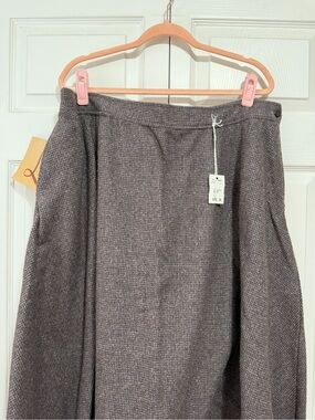 NWT Midi Tweed A-Line Skirt w Pockets!